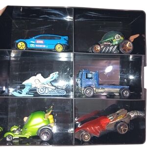 Assorted Set Of Six Hot Wheels Die-Cast Toy Cars Set With Carrying Case